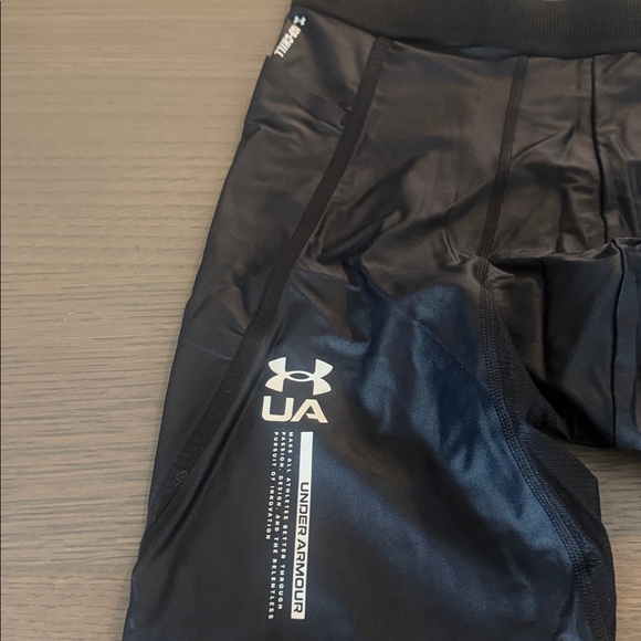 Under Armour compression pants - Picture 2 of 3